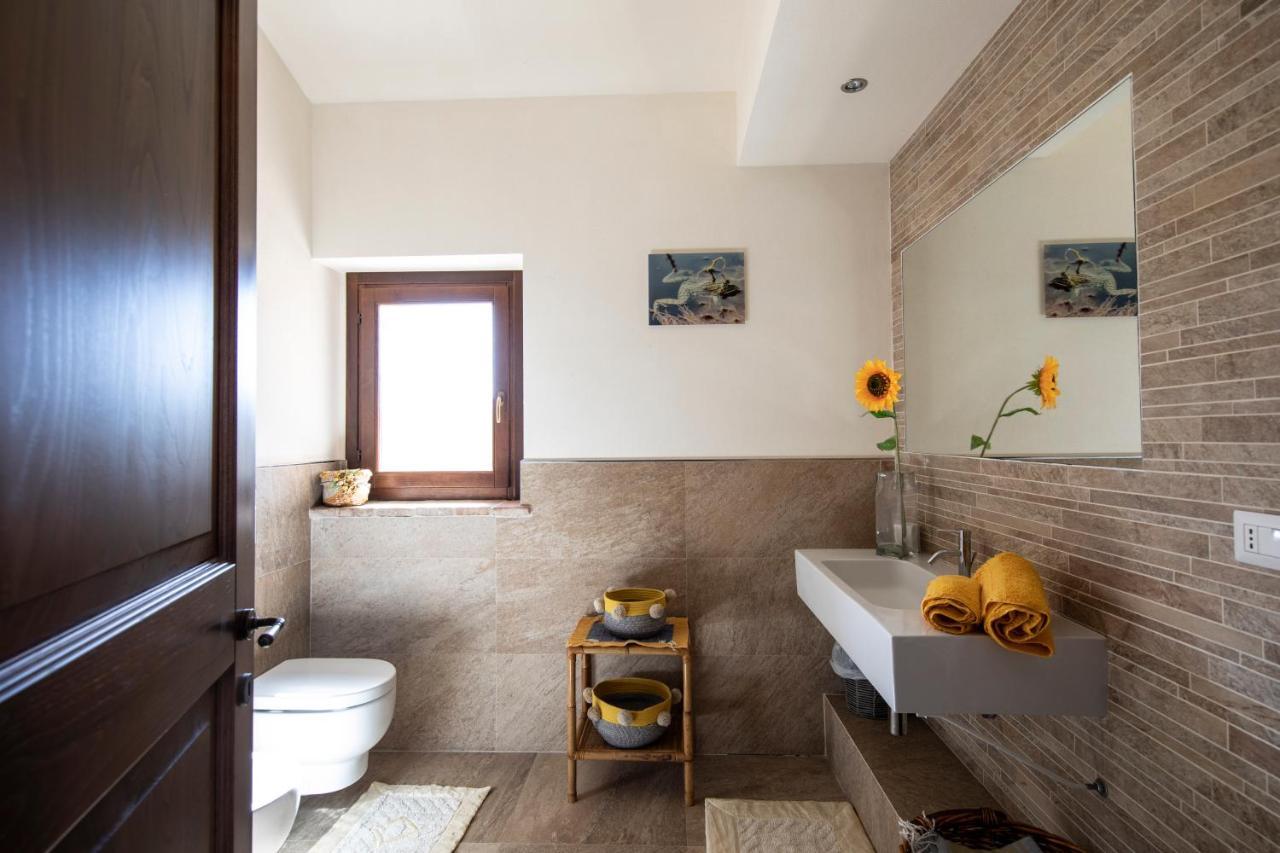 Villa Ermelinda - Piscina Privata E Jacuzzi Castelraimondo Eksteriør billede