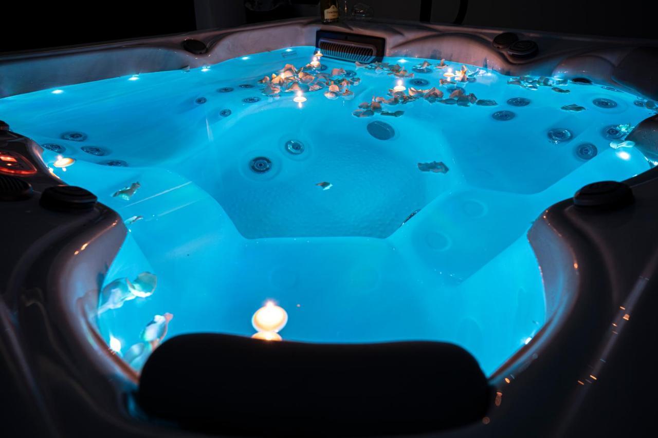 Villa Ermelinda - Piscina Privata E Jacuzzi Castelraimondo Eksteriør billede